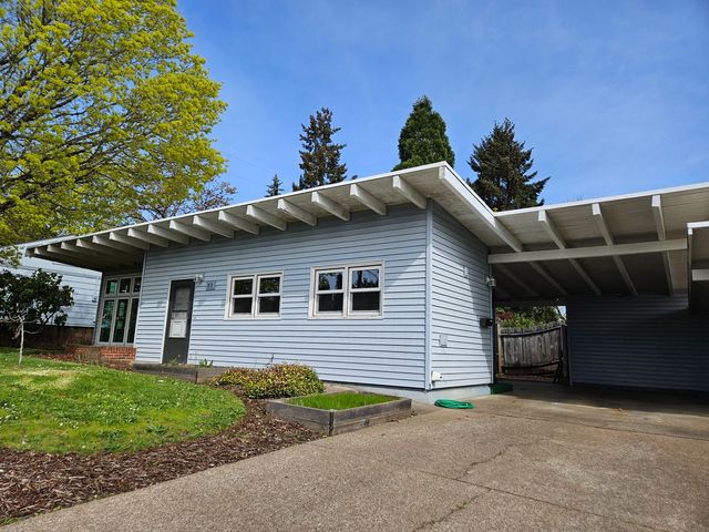81 & 83 W  27th Ave #83, Eugene, OR 97405