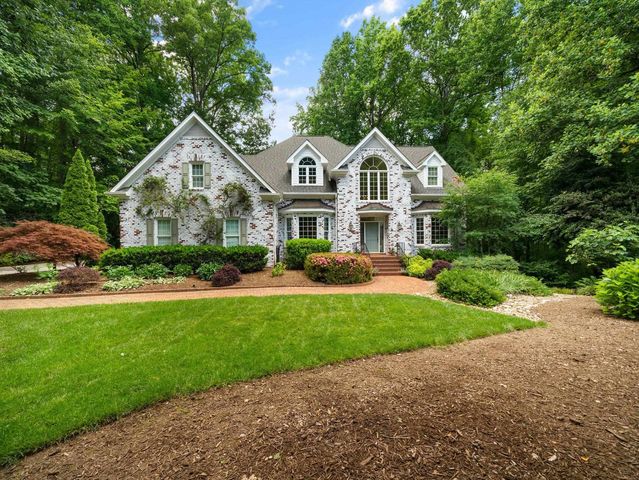 211 Birkhaven Dr, Cary, NC 27518