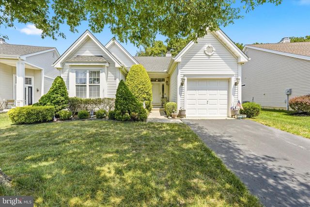 23 Jumping Brook Ln, Barnegat, NJ 08005