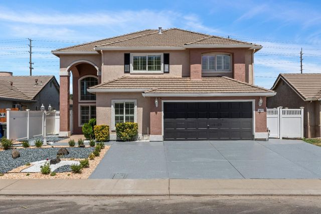 4121 Desertaire Dr, Modesto, CA 95355