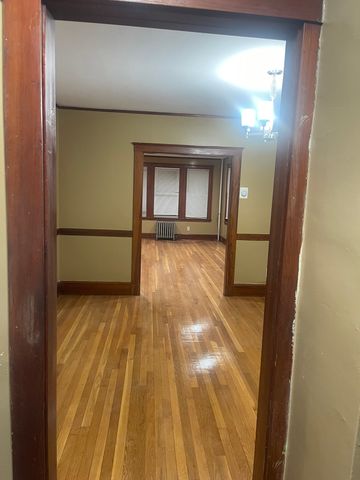 997 River St, Hyde Park, MA 02136