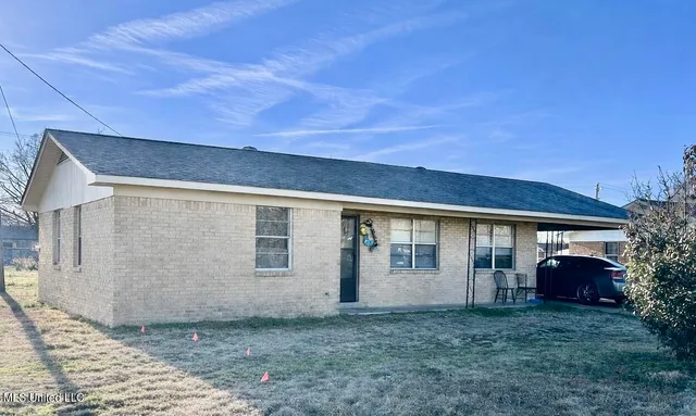 404 Mitchell St, Itta Bena, MS 38941