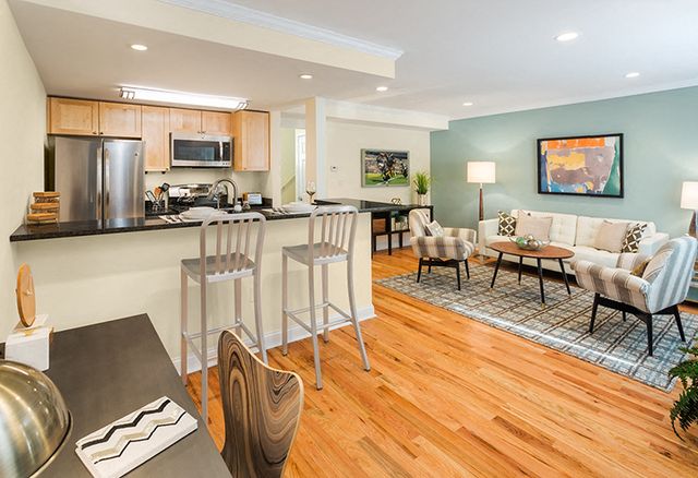 1 Hancock Village Dr #S-176, Chestnut Hill, MA 02467