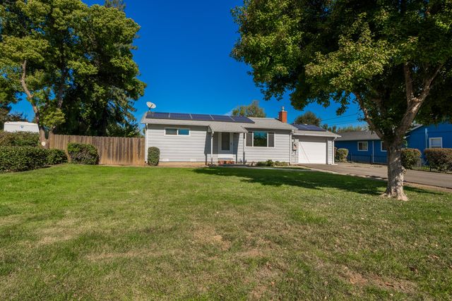 510 Round Up Ave, Red Bluff, CA 96080