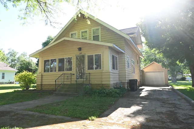 508 S  12th St, Sac City, IA 50583