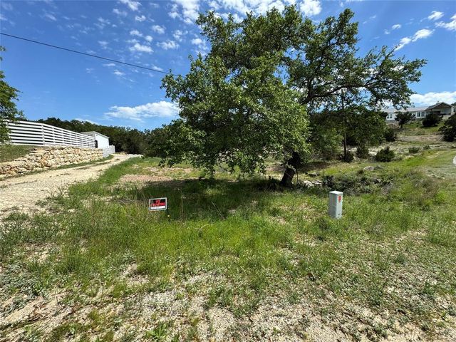 401 S  Ronay Dr, Spicewood, TX 78669