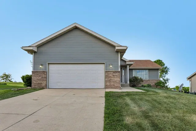 202 Michelle Lane, Cottage Grove, WI 53527