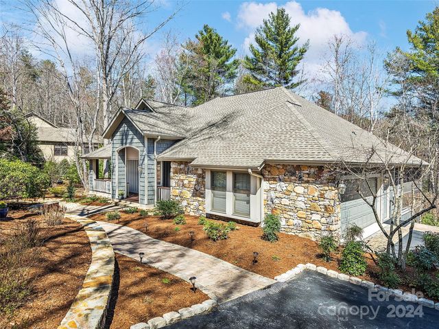 177 Chattooga Run, Hendersonville, NC 28739