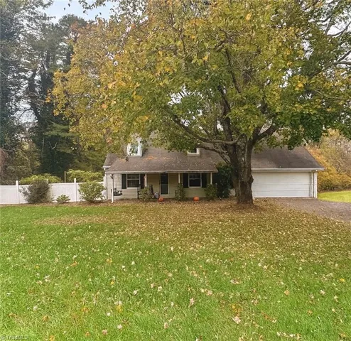 2712 Brushy Mountain Rd, Wilkesboro, NC 28697