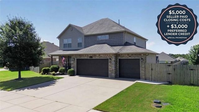 2704 Whispering Woods Ct, Lowell, AR 72745