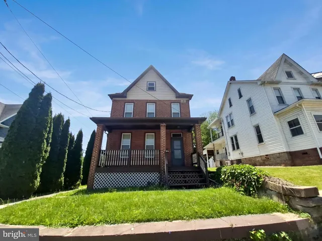 914 Pennsylvania Ave, Huntingdon, PA 16652