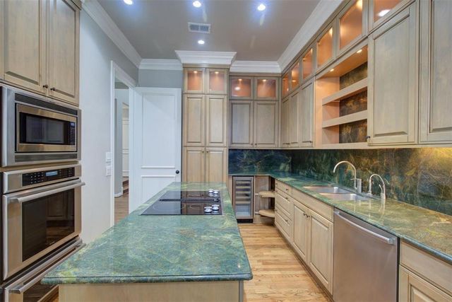 1107 Milford St, Houston, TX 77006