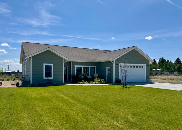 57363 Christmas Tree Rd, Christmas Valley, OR 97641
