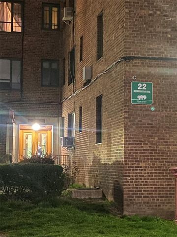 22 Metropolitan Oval #5G, Bronx, NY 10462
