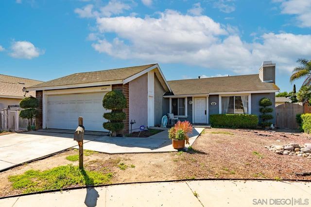 10525 Share Ct, Santee, CA 92071