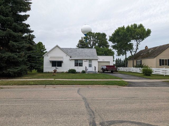 203 4th Ave  SE, Mohall, ND 58761