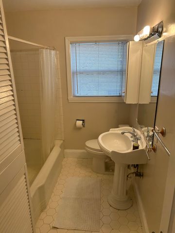 2323 Lyon St #2323, Raleigh, NC 27608