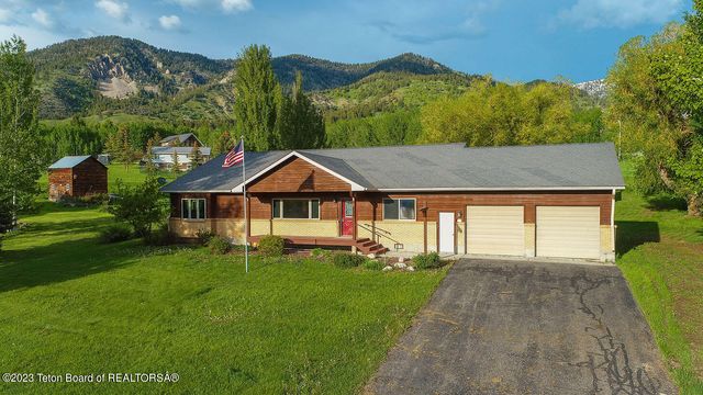 12 Cottonwood Ln, Star Valley Ranch, WY 83127