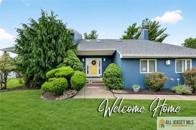 121 W  Hill Rd, Colonia, NJ 07067