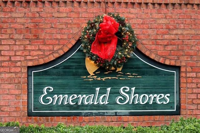 1041 Emerald Shores Dr, White Plains, GA 30678