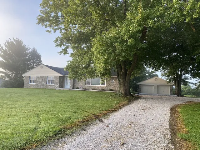 6340 Morehead Rd, Flemingsburg, KY 41041