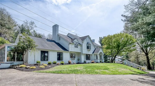 121 Shadow Ridge Dr, Pittsburgh, PA 15238