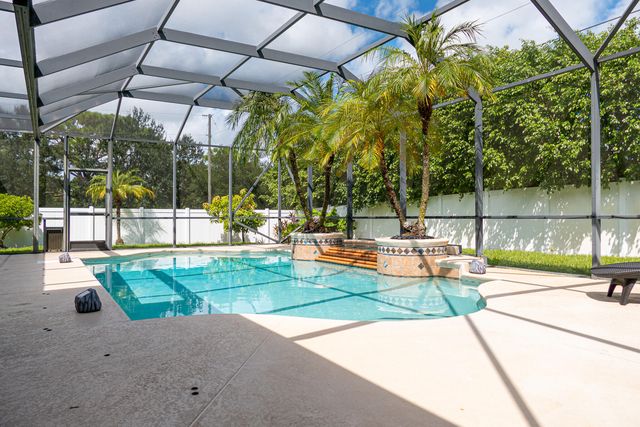 2443 SE Tracy Avenue, Port Saint Lucie, FL 34952