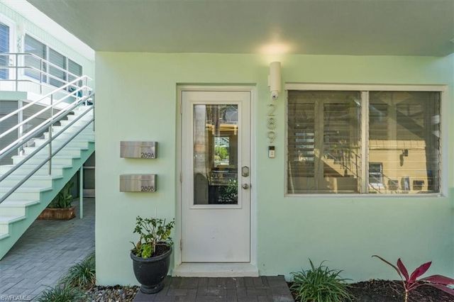 289 8th Ave  S  #289A, Naples, FL 34102