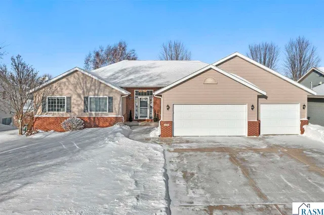 1230 12th St SE, Owatonna, MN 55060