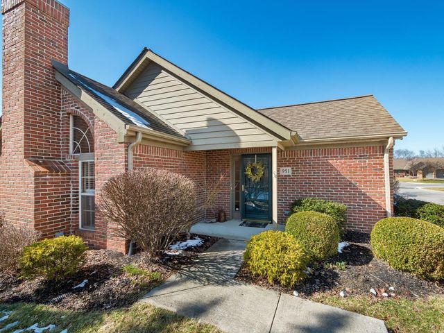 951 Willow Bluff Dr, Columbus, OH 43235