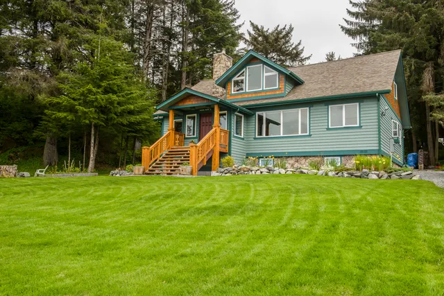 835 Lincoln St, Sitka, AK 99835