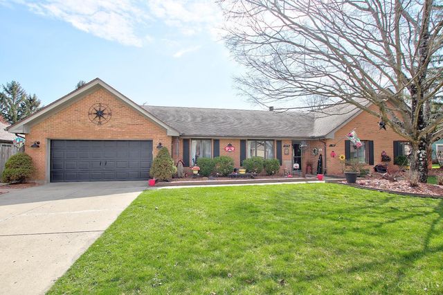 573 Highpoint Dr, Springboro, OH 45066