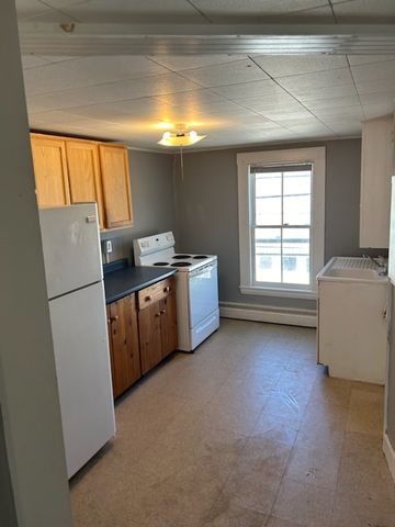 26 Cottage St #72, Norway, ME 04268
