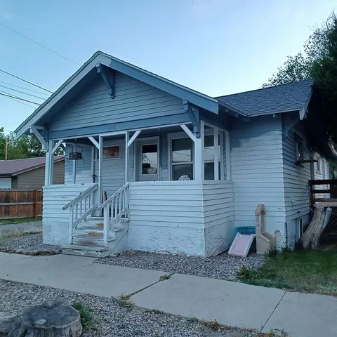 112 S  2nd St, Greybull, WY 82426