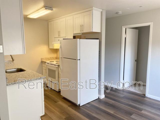 6701 Laird Ave #4, Oakland, CA 94605