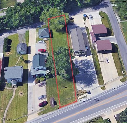 E  Lake Rd, Sheffield Lake, OH 44054