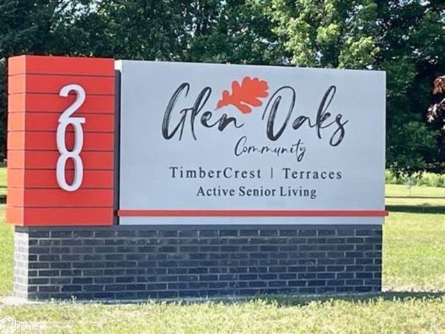 201 Glen Oaks Dr, Clear Lake, IA 50428