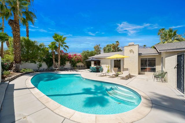 864 S  Mountain View Dr, Palm Springs, CA 92264