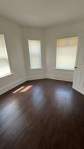 30 Albion St #30, Fall River, MA 02723