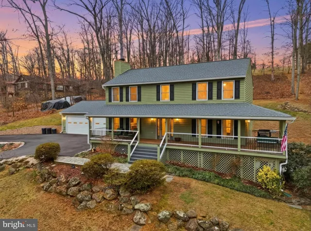 7406 Bear Wallow Dr, Warrenton, VA 20186
