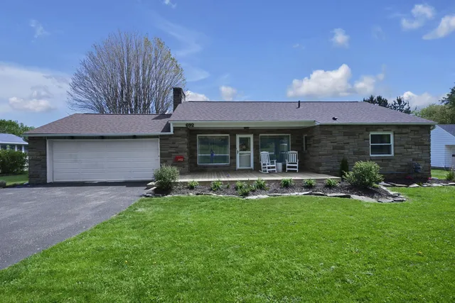 692 Uhler Rd, Marion, OH 43302