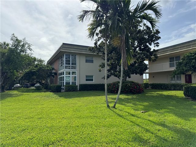 4 Vista Gardens Trl #103, Vero Beach, FL 32962