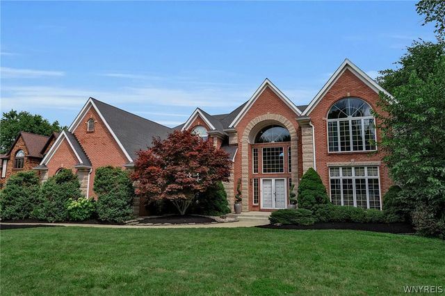 5565 Hidden Pines Ct, Williamsville, NY 14221