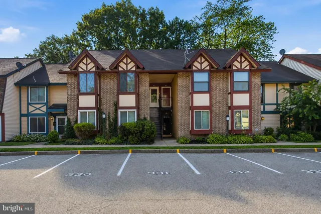 141 Chelsea Cir, Clementon, NJ 08021