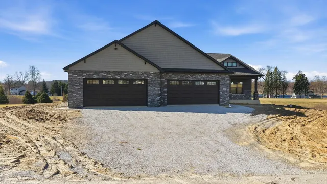 4695 W  370 N, Angola, IN 46703