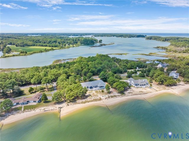 952 Tranquility Rd, Reedville, VA 22539