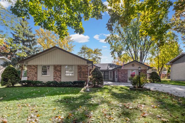 715 E  Valley Ln, Arlington Heights, IL 60004