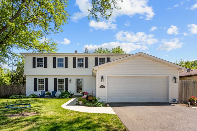 621 Nordic Ct, Libertyville, IL 60048