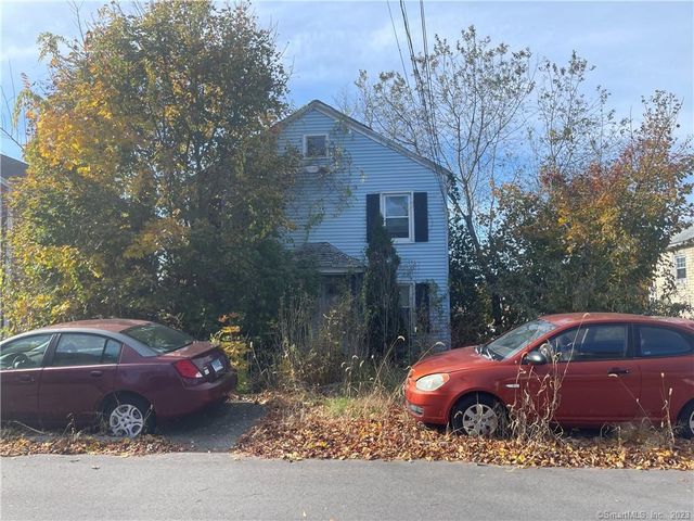 29 Olive St, Waterford, CT 06385
