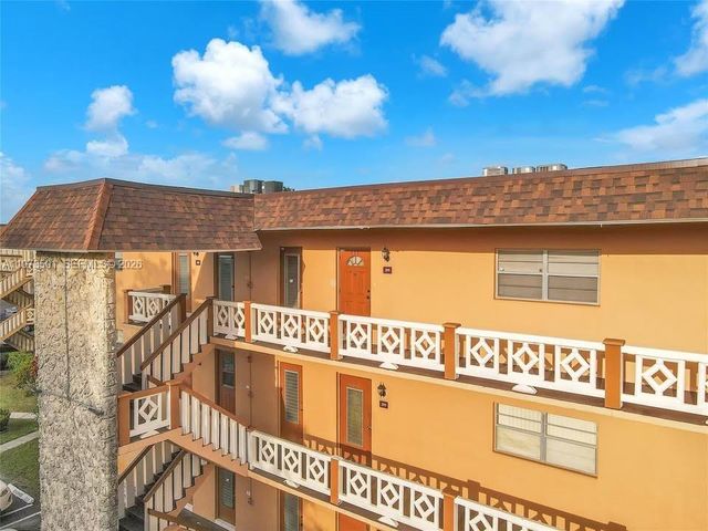 5021 W  Oakland Park Blvd #104, Fort Lauderdale, FL 33313